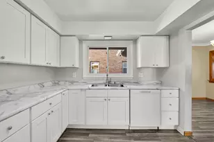 3324 N 94th St, Milwaukee, WI 53222 - Photo 13