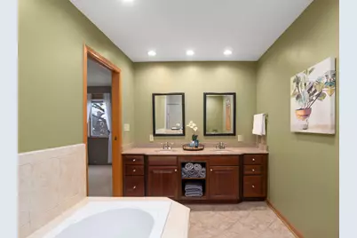 20960  Coventry Dr, Brookfield, WI 53045 - Photo 39