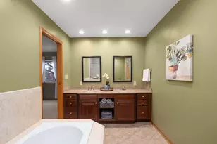 20960 Coventry Dr, Brookfield, WI 53045 - Photo 39