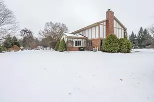 20960 Coventry Dr, Brookfield, WI 53045 - Photo 49