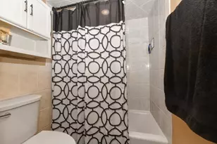 5075 W Colonial Ct, Greenfield, WI 53220 - Photo 21