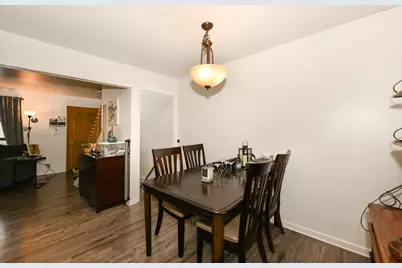 5075 W Colonial Ct, Greenfield, WI 53220 - Photo 17