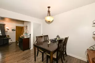 5075 W Colonial Ct, Greenfield, WI 53220 - Photo 17