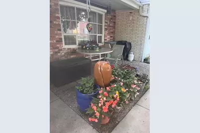 5075 W Colonial Ct, Greenfield, WI 53220 - Photo 33