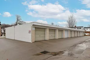 5075 W Colonial Ct, Greenfield, WI 53220 - Photo 25