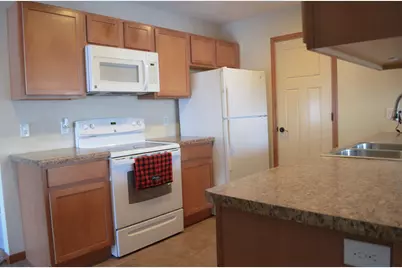 2635  Edgewood Dr #63, Beloit, WI 53511 - Photo 7