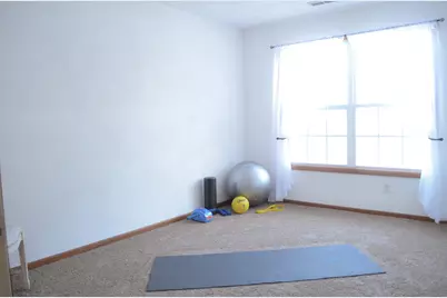 2635  Edgewood Dr #63, Beloit, WI 53511 - Photo 9