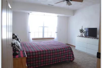 2635  Edgewood Dr #63, Beloit, WI 53511 - Photo 11