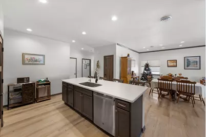 116  Four Seasons Ln, Kewaskum, WI 53040 - Photo 7