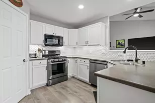 228 W Haven Dr, Watertown, WI 53094 - Photo 7