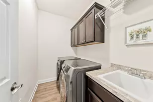 1045 Ann Marie Way, Oconomowoc, WI 53066 - Photo 21