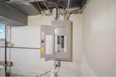 1047 W Washington St, West Bend, WI 53095 - Photo 17