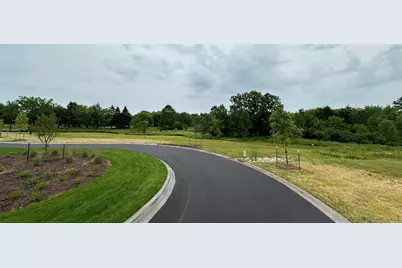 3760 W Club Cir, Mequon, WI 53092 - Photo 7