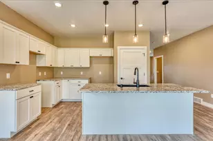 W7674 Castle Mound Rd, Holland, WI 54636 - Photo 7