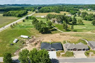 W7674 Castle Mound Rd, Holland, WI 54636 - Photo 23