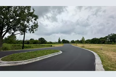 3620 W Club Cir, Mequon, WI 53092 - Photo 7