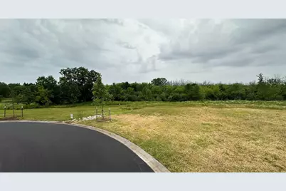 3620 W Club Cir, Mequon, WI 53092 - Photo 5