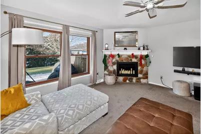 1914  Harvest Ln, Waukesha, WI 53186 - Photo 7