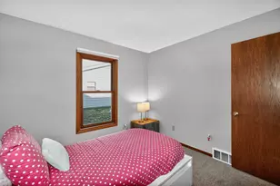 1914 Harvest Ln, Waukesha, WI 53186 - Photo 25