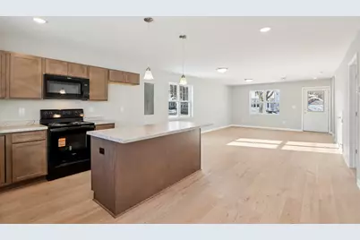 415  Oakland Ave, Waukesha, WI 53186 - Photo 9