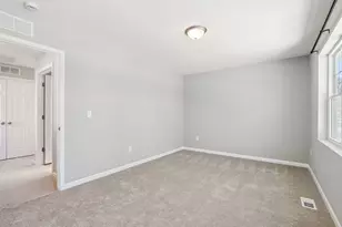 415 Oakland Ave, Waukesha, WI 53186 - Photo 17