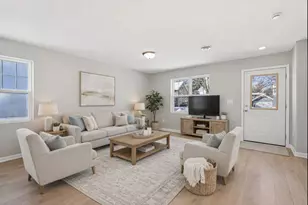 415 Oakland Ave, Waukesha, WI 53186 - Photo 3