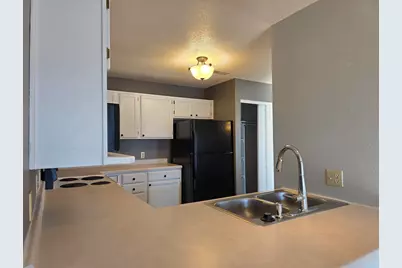 903  Fox Creek Dr #3, Watertown, WI 53098 - Photo 7