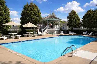 300  Foxwood Dr #109, Racine, WI 53185 - Photo 11