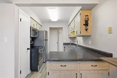 300  Foxwood Dr #109, Racine, WI 53185 - Photo 7