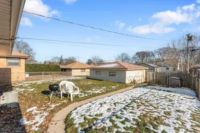 4446 N 73rd St, Milwaukee, WI 53218 - Photo 17