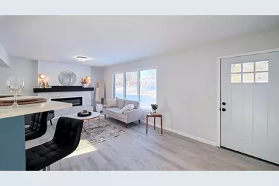 10431 W Sylvia St, Milwaukee, WI 53224 - Photo 3