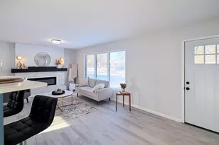 10431 W Sylvia St, Milwaukee, WI 53224 - Photo 3