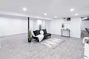 10431 W Sylvia St, Milwaukee, WI 53224 - Photo 19