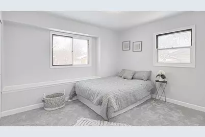 10431 W Sylvia St, Milwaukee, WI 53224 - Photo 11