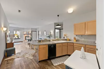 7224 W State St, Wauwatosa, WI 53213 - Photo 5