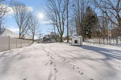 1910  Valley Ct, Grafton, WI 53024 - Photo 27