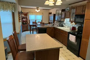 2573 S 76th St, West Allis, WI 53219 - Photo 3