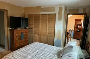 2573 S 76th St, West Allis, WI 53219 - Photo 9