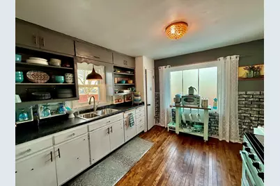 2122  Lincoln St, Two Rivers, WI 54241 - Photo 7