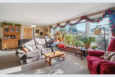 8216 W North Ave, Wauwatosa, WI 53213 - Photo 11