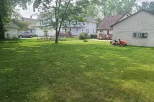 136 Gould St, Beaver Dam, WI 53916 - Photo 5