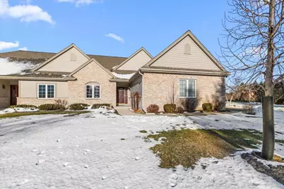 N58W5232  Highland Crossings Cir, Cedarburg, WI 53012 - Photo 1