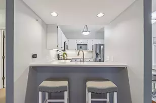 4961 W Maple Leaf Cir, Greenfield, WI 53220 - Photo 9