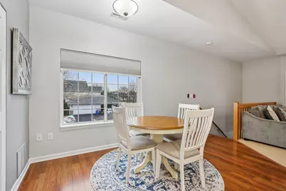 4961 W Maple Leaf Cir, Greenfield, WI 53220 - Photo 11