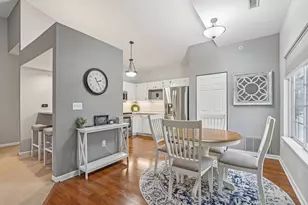 4961 W Maple Leaf Cir, Greenfield, WI 53220 - Photo 7