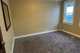 1634 S 10th St, Manitowoc, WI 54220 - Photo 7