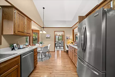 1618 W Eastbrook Ct, Mequon, WI 53092 - Photo 25