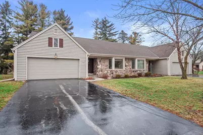 1618 W Eastbrook Ct, Mequon, WI 53092 - Photo 1