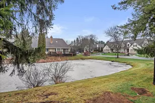 1618 W Eastbrook Ct, Mequon, WI 53092 - Photo 17