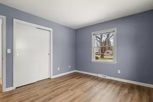 5375 S Allenwood Ln, Hales Corners, WI 53130 - Photo 9